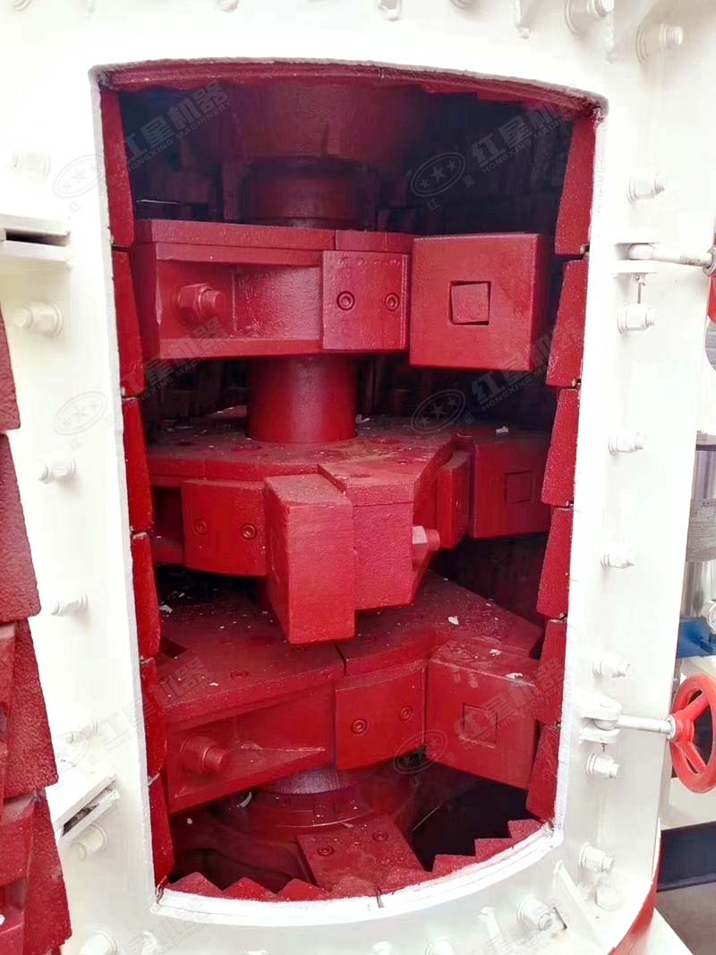 壹号娱乐官网复合式破碎机锤头实拍